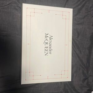 Alexander McQueen
Oversized Leather Platform Sneakers